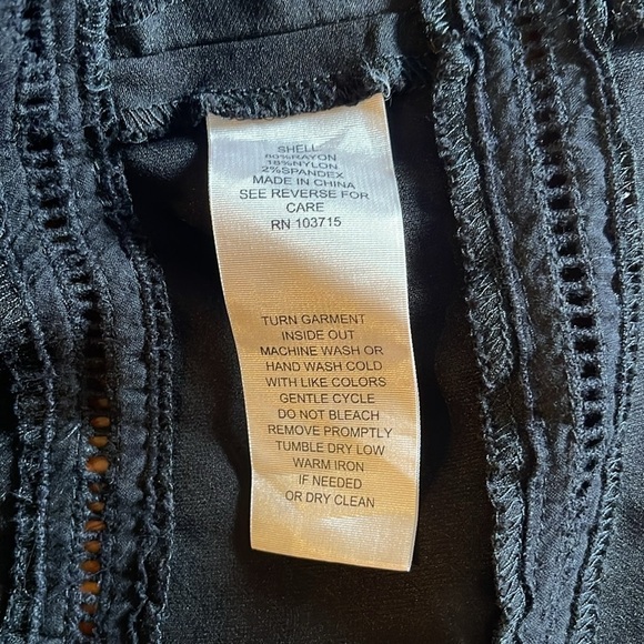 Nanette Lepore Sz 6  fit and flare black stretchy skirt with zip and lace detail - Picture 8 of 11